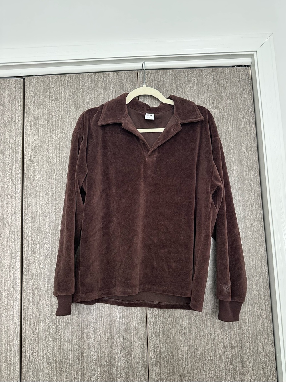 Aritzia TNA Velvet Collared Top